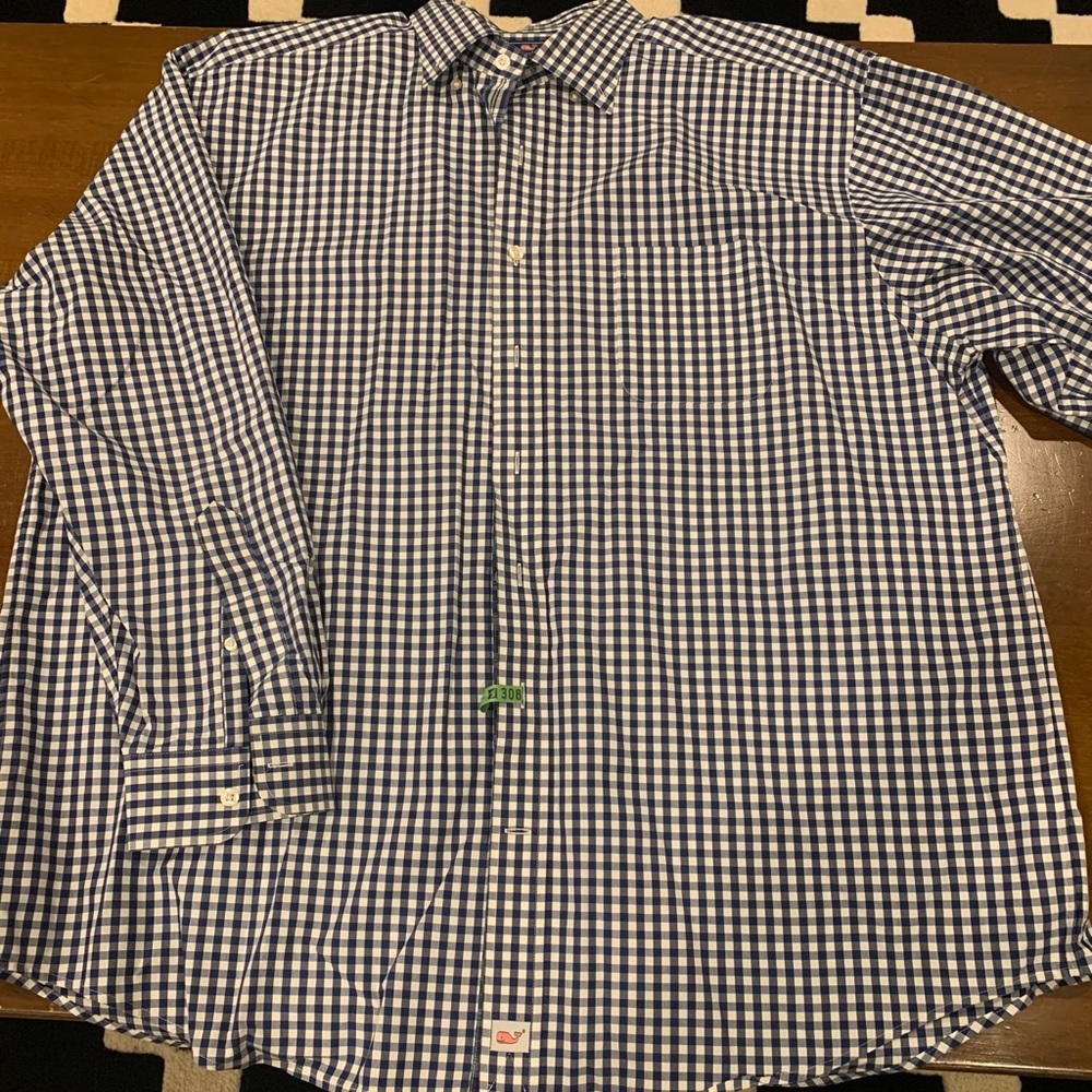 Vineyard Vines EUC and dry cleaned ( cleaner tag attached) Mens XXL Button Down